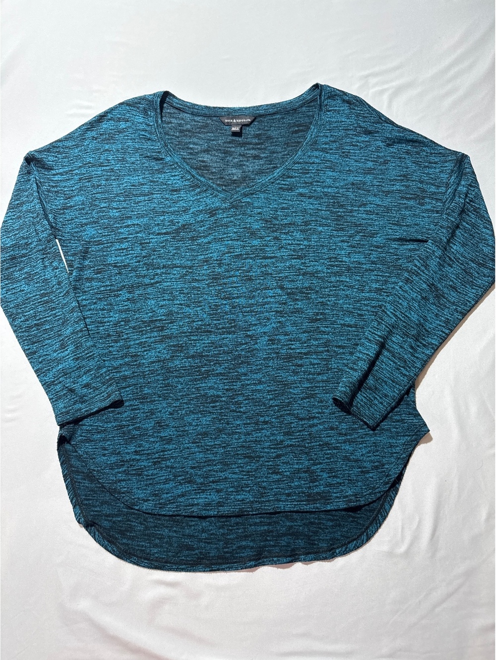 Rock & Republic Women's Long Sleeve V-Neck Top - Size L, Teo